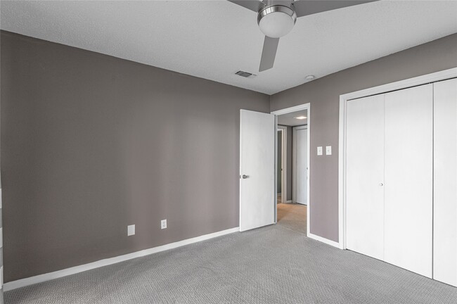 Building Photo - 356 Peach Is Rd