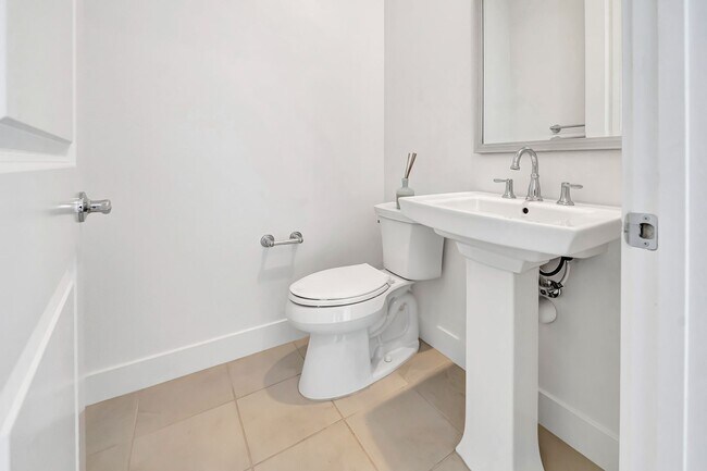 Building Photo - 30000 N Camino los Robles