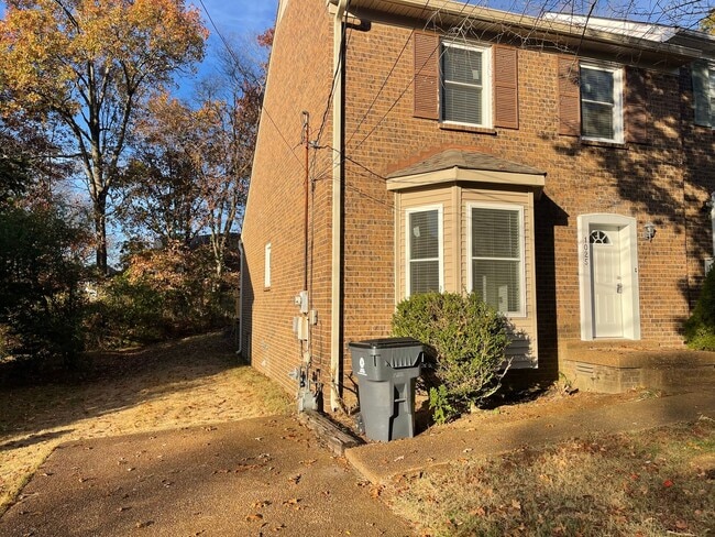 Building Photo - Centrally located to BNA, Percy Priest Lake, Nashville Star, Downtown Nashville