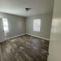 Building Photo - 2343 Huggins St