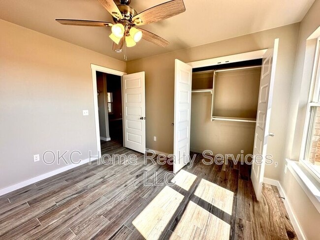 Building Photo - 2184 Hilltop Ln