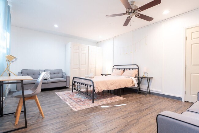 Building Photo - Cozy Zen Retreat Home with 4BD+3BA  Share ...