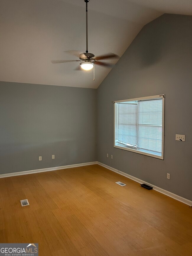 Building Photo - 355 Tall Tree Rd