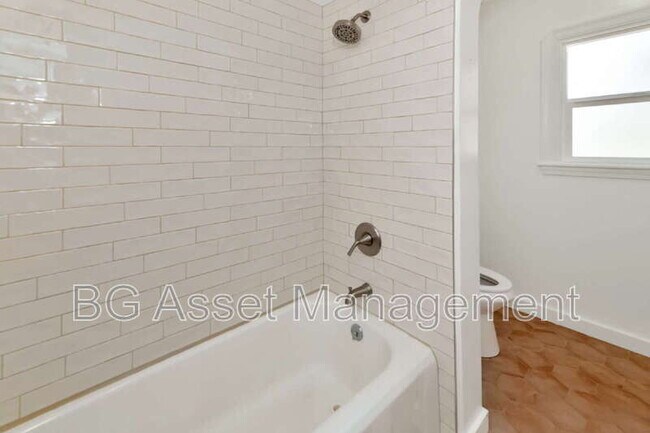 Building Photo - 2801 Sabral Cir