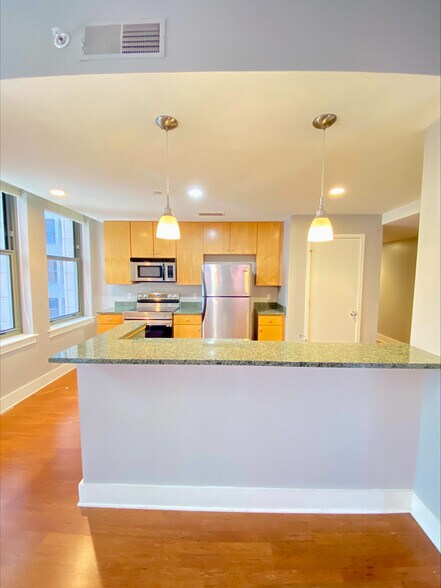 Building Photo - 314 N Broadway