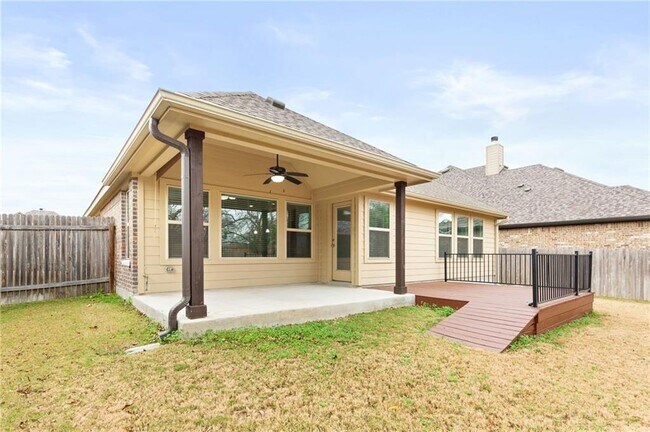 Building Photo - 1811 Grebe Dr