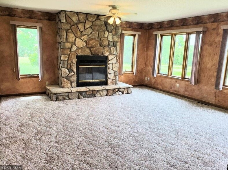 Family room - 1559 30th Ave