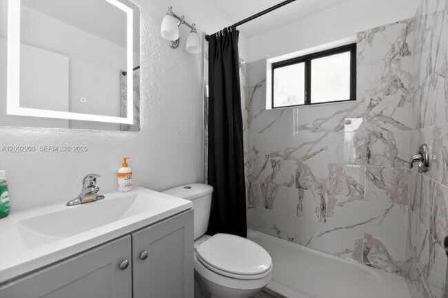 Building Photo - 1810 NW 9th St