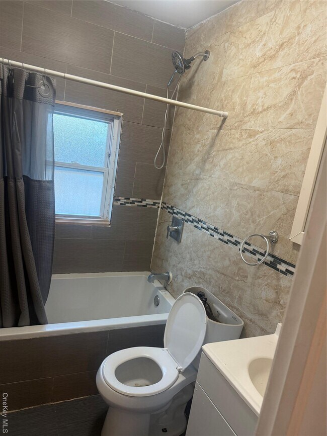 Building Photo - 28 Clinton Ave