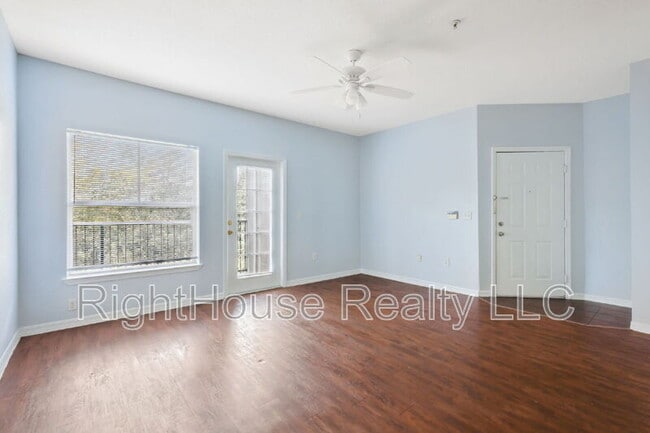 Building Photo - 6071 Westgate Dr