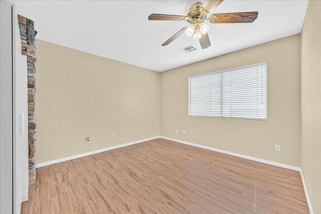 Building Photo - 881 Brunellos Ave