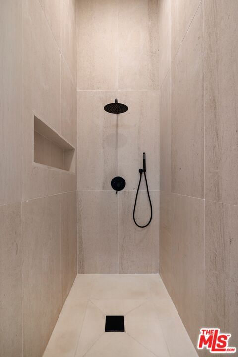 Building Photo - 9004 Dicks St