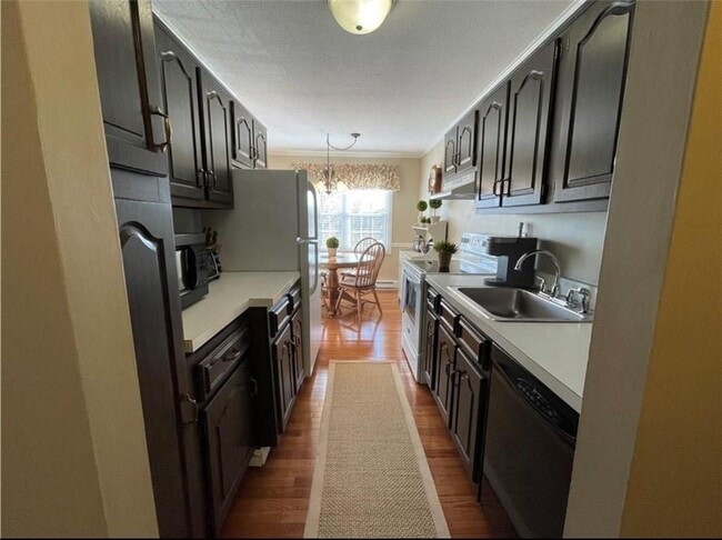 Building Photo - 41 Bullocks Point Ave