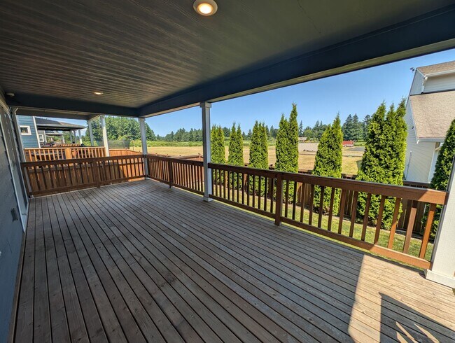 Building Photo - LIKE-NEW 4 bedroom home in Lacey!