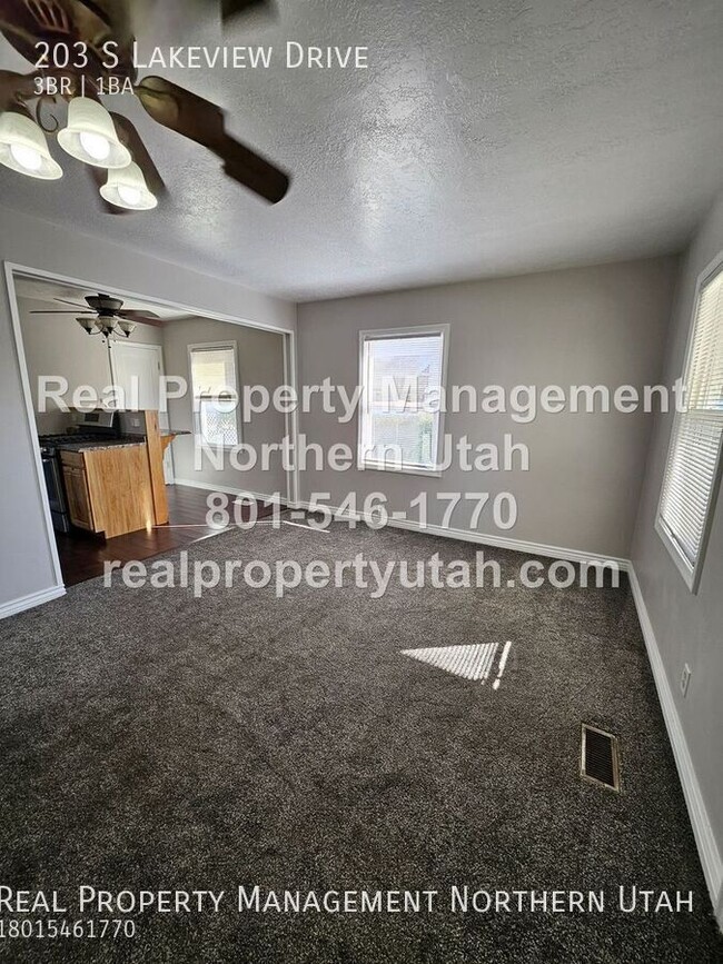 Building Photo - Darling 3 Bedroom Home in Clearfield Now A...