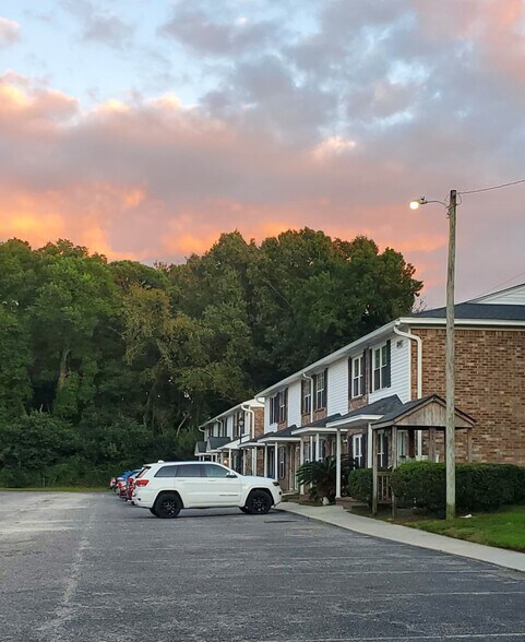 Smaller Community - 2039 Rondo St