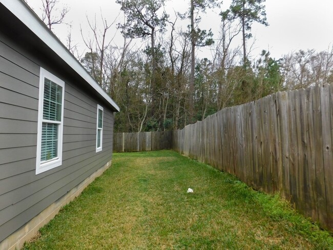 Building Photo - 107 Varsity Dr