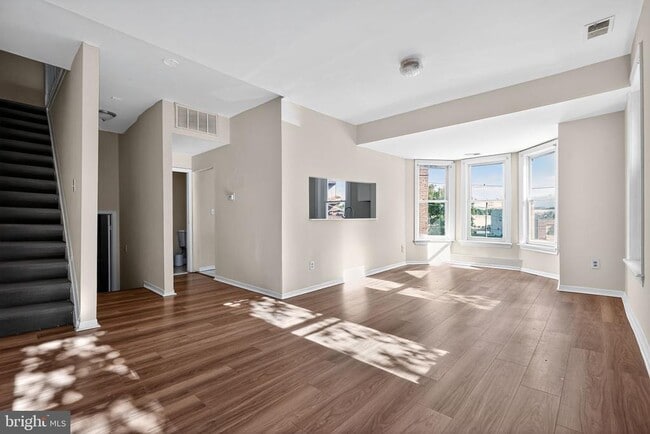 Building Photo - 59 Southard St