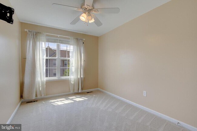 Building Photo - 105 Polo Way