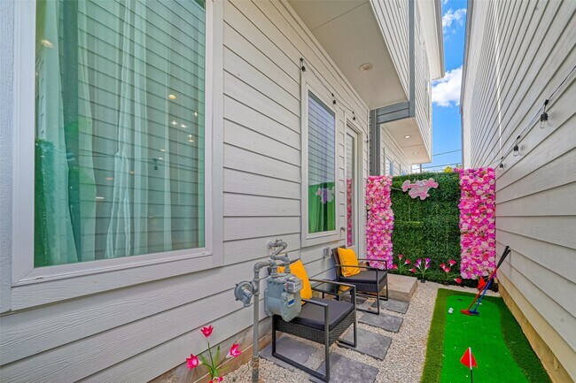 Building Photo - 2105 Sam Wilson St