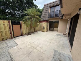 Building Photo - 1640 Forest Lakes Cir