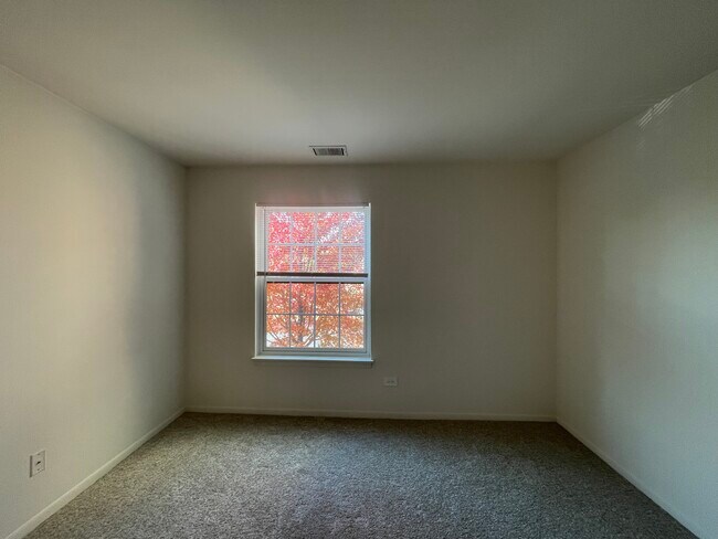 Building Photo - 107 Bent Tree Ln