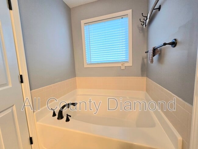 Building Photo - 1729 Annabellas Dr