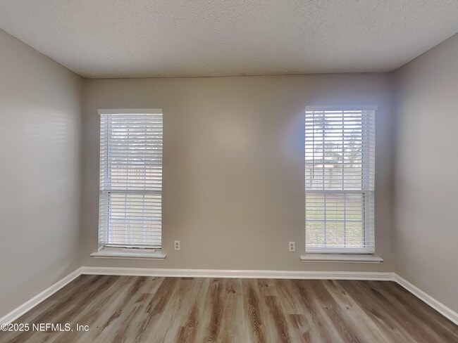 Building Photo - 8256 Creek Hollow Ct