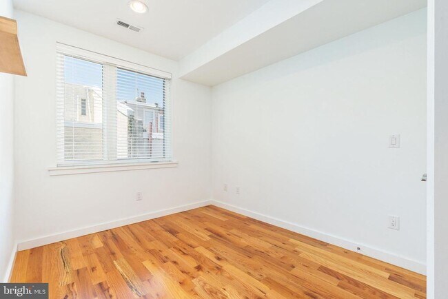 Building Photo - 1719 Erdman St