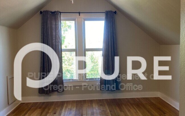 Building Photo - 22 S Meade St