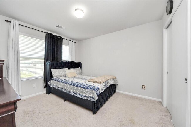 Building Photo - 2643 Ridgeback Dr