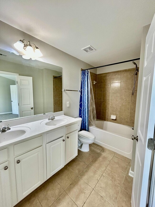 Building Photo - 1042 Prestwyck Ct