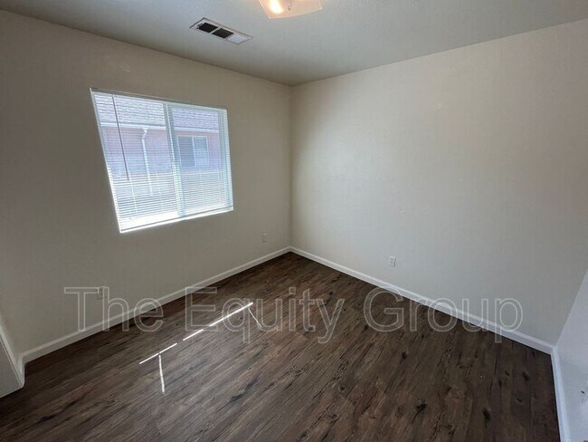 Building Photo - 482 W Morton Ave