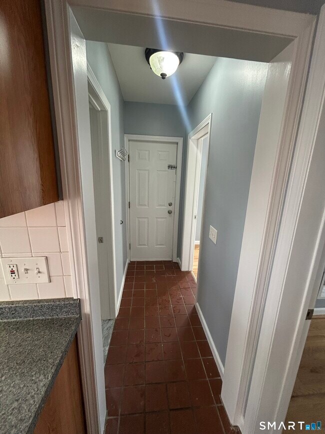 Building Photo - 143 Wilson St