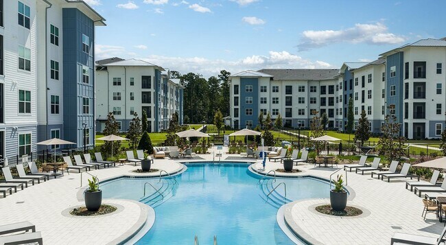 Building Photo - 435 Encore Way