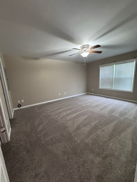 Building Photo - 3570 Castlebrooke Ln