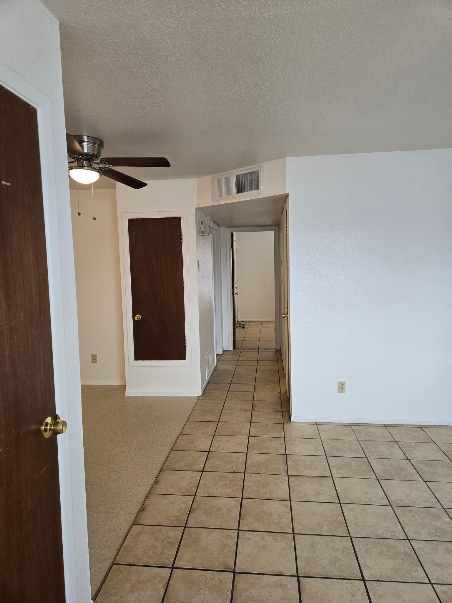 Building Photo - 6550 Columbus Dr