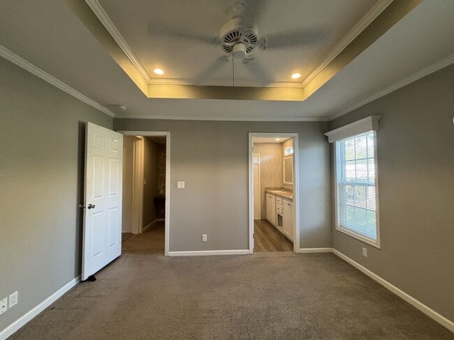 Building Photo - 4 Golf Cove Ct