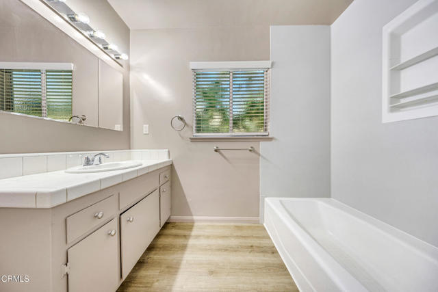 Building Photo - 631 Deodara Dr