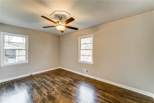 Building Photo - 4652 Old Cowan Rd