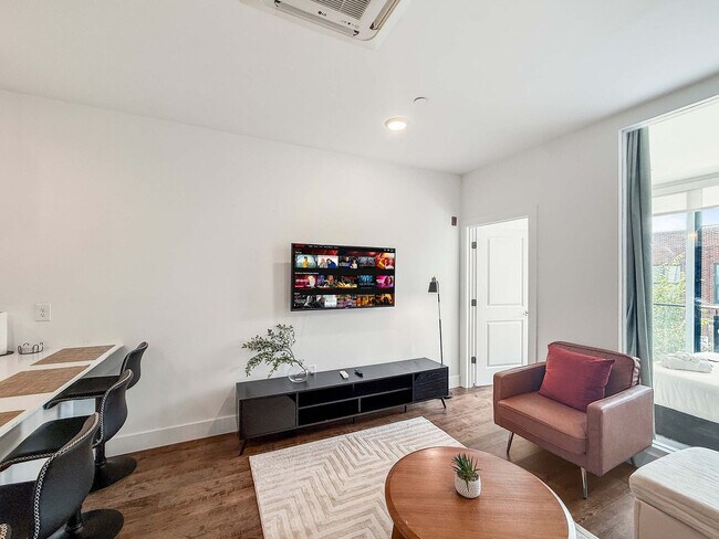 Building Photo - 1240 Cadwallader St