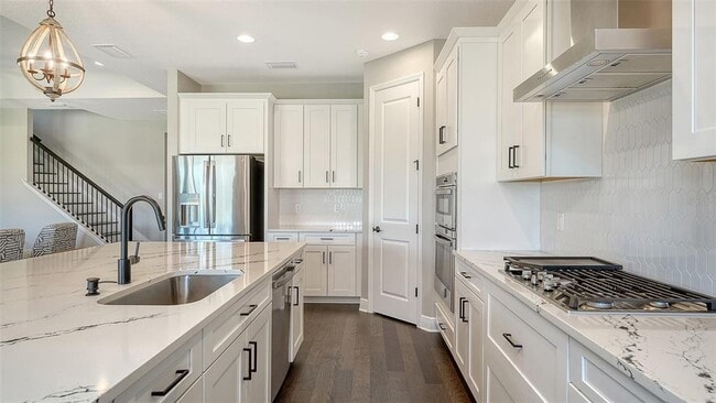 Building Photo - 16905 Sweetwater Village Dr