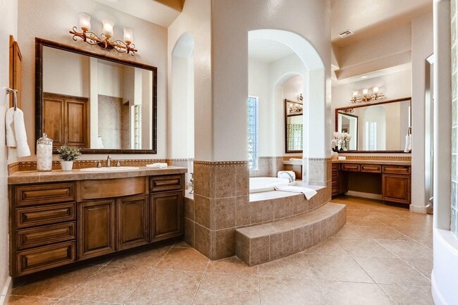 Building Photo - 15865 W Vernon Ave