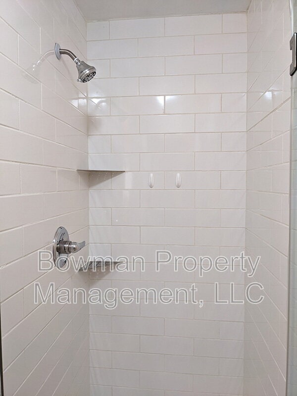 Building Photo - 180 Twin Creek Ct