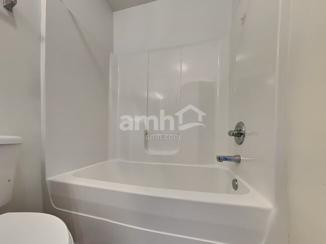 Building Photo - 43 Wolf Creek Ln