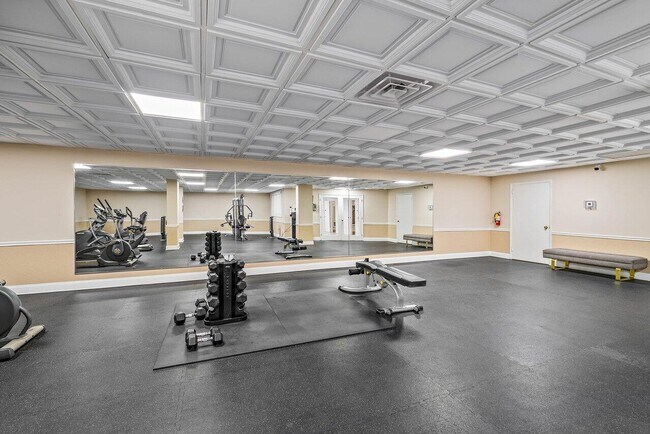 Building Photo - 3460 S Ocean Blvd