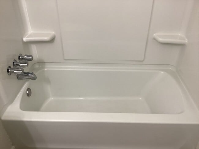 Building Photo - 516 W Murray Ave