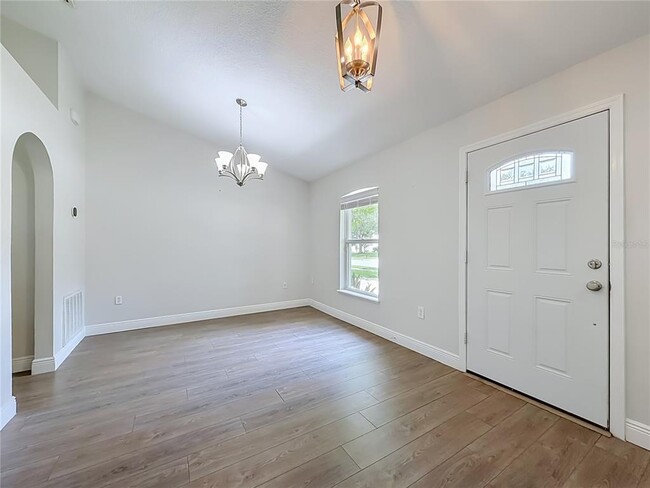 Building Photo - 33 Timbercreek Pines Cir