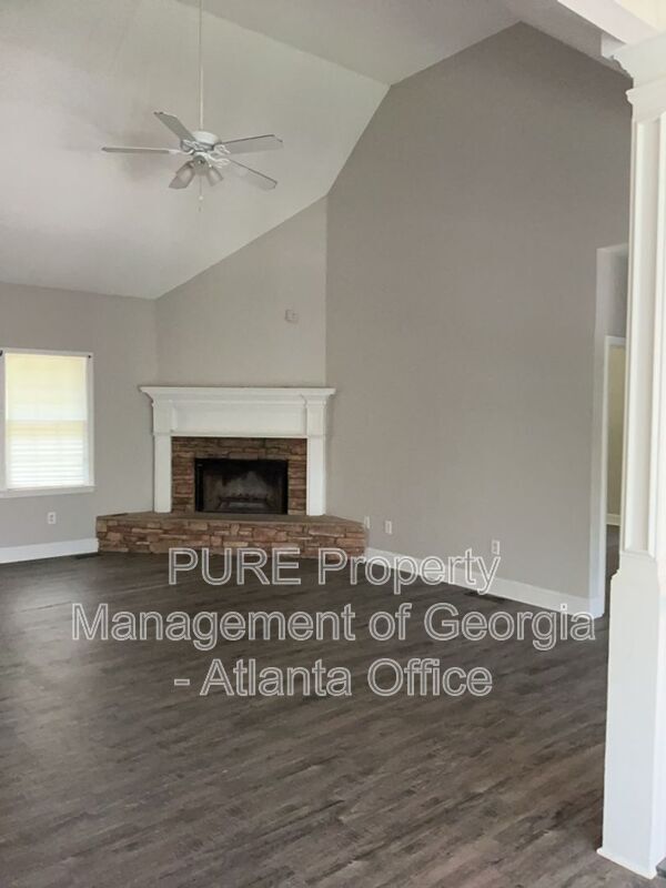 Building Photo - 27 N Hampton Dr