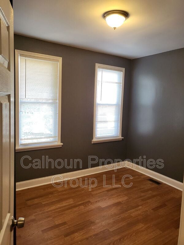 Building Photo - 1607 Cliftview Ave
